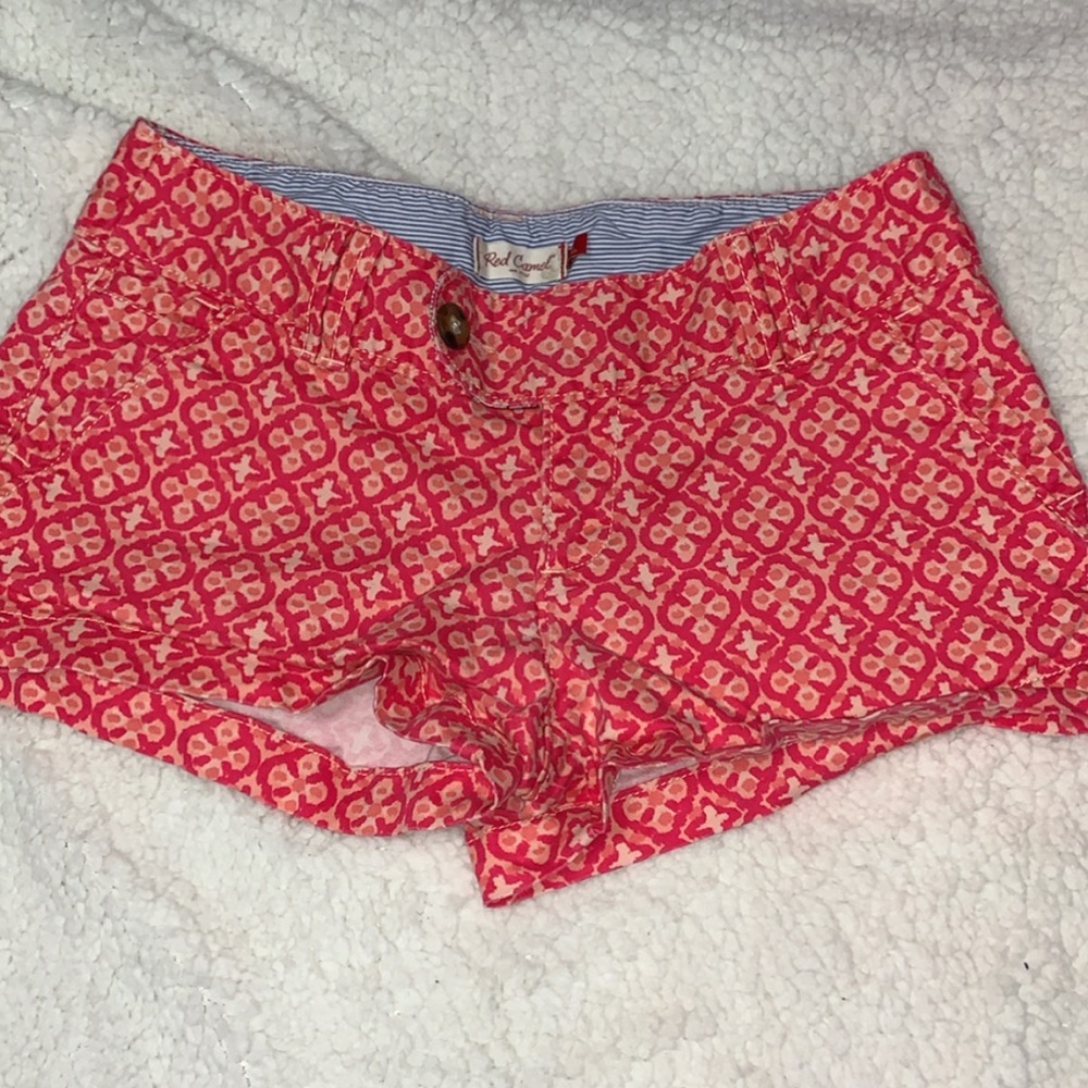 Red camel shorts